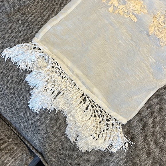 Florabella Robe/Coverup - Picture 4 of 6